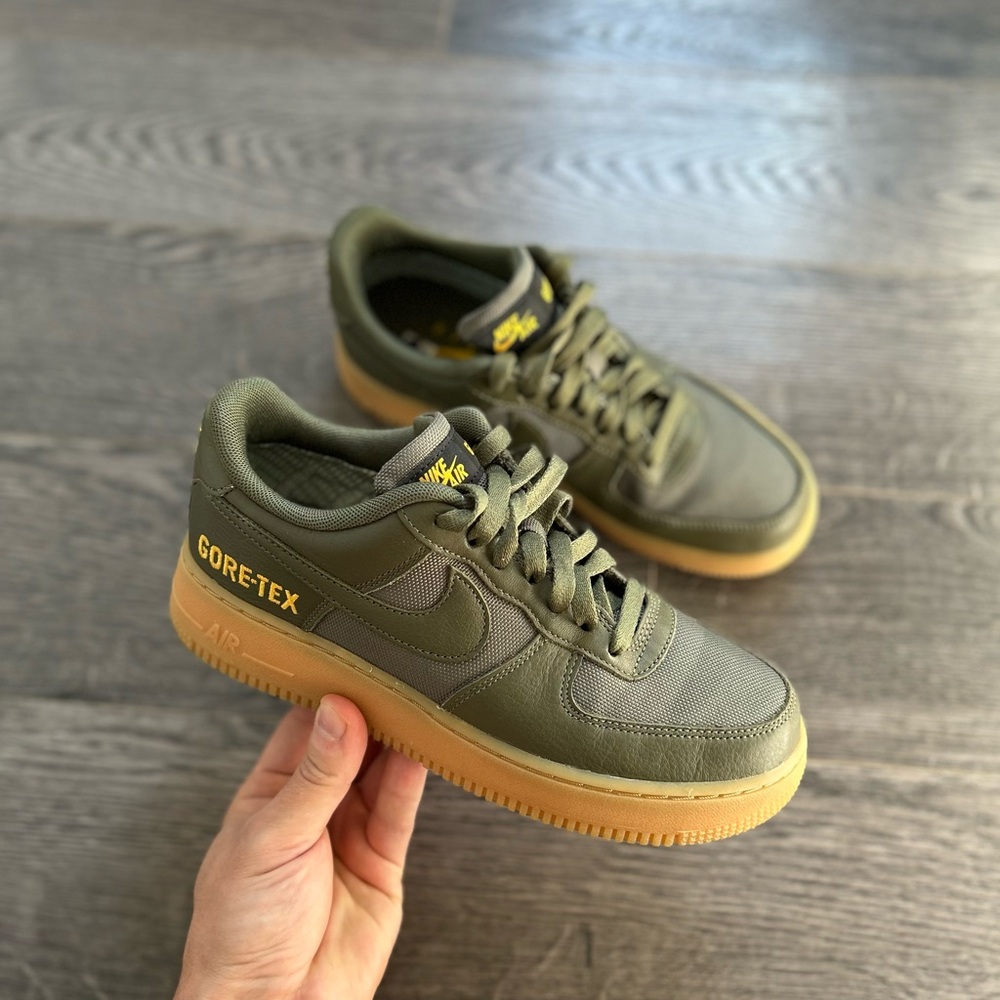 Nike Air Olive Green Gore-Tex Women’s US 6